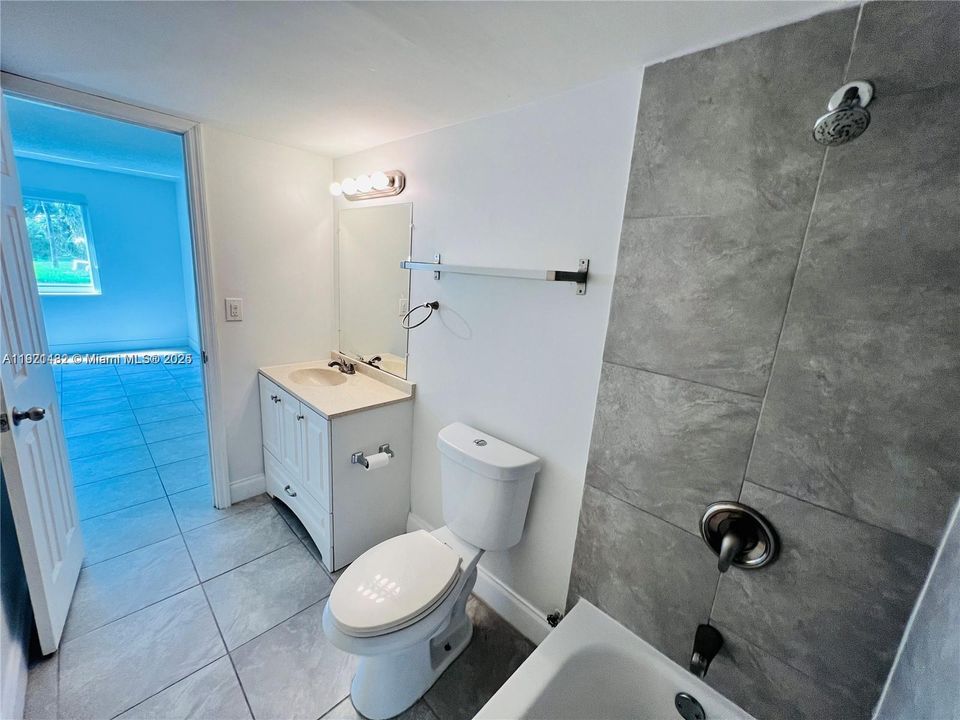 For Rent: $1,850 (1 beds, 1 baths, 777 Square Feet)