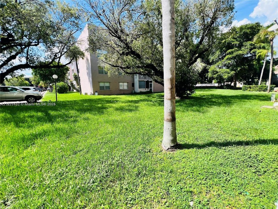 For Rent: $1,850 (1 beds, 1 baths, 777 Square Feet)