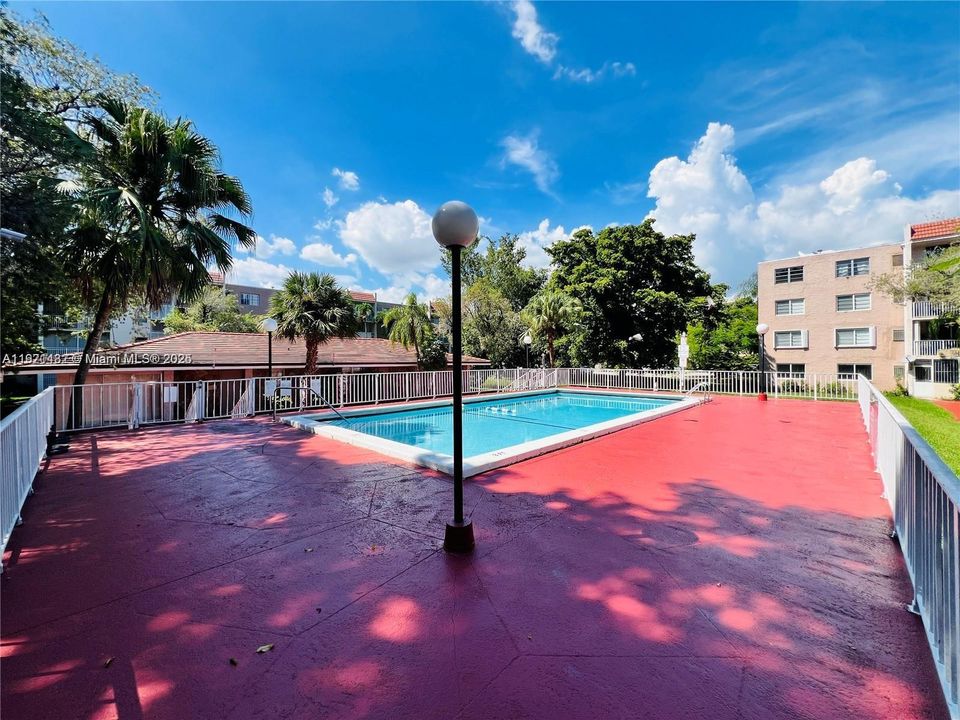 For Rent: $1,850 (1 beds, 1 baths, 777 Square Feet)