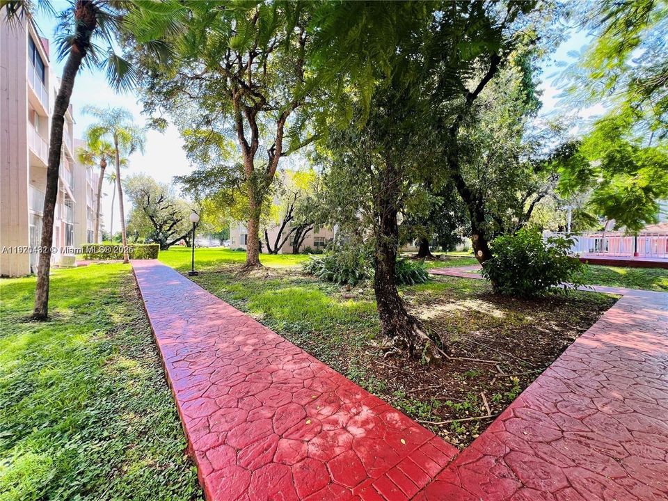 For Rent: $1,850 (1 beds, 1 baths, 777 Square Feet)