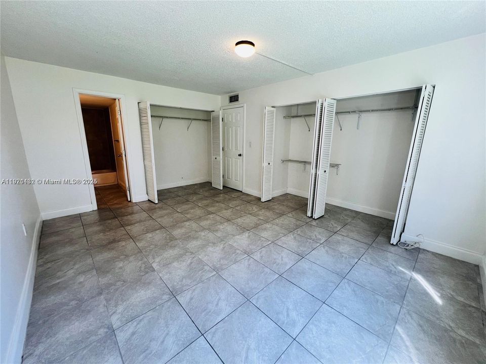 For Rent: $1,850 (1 beds, 1 baths, 777 Square Feet)