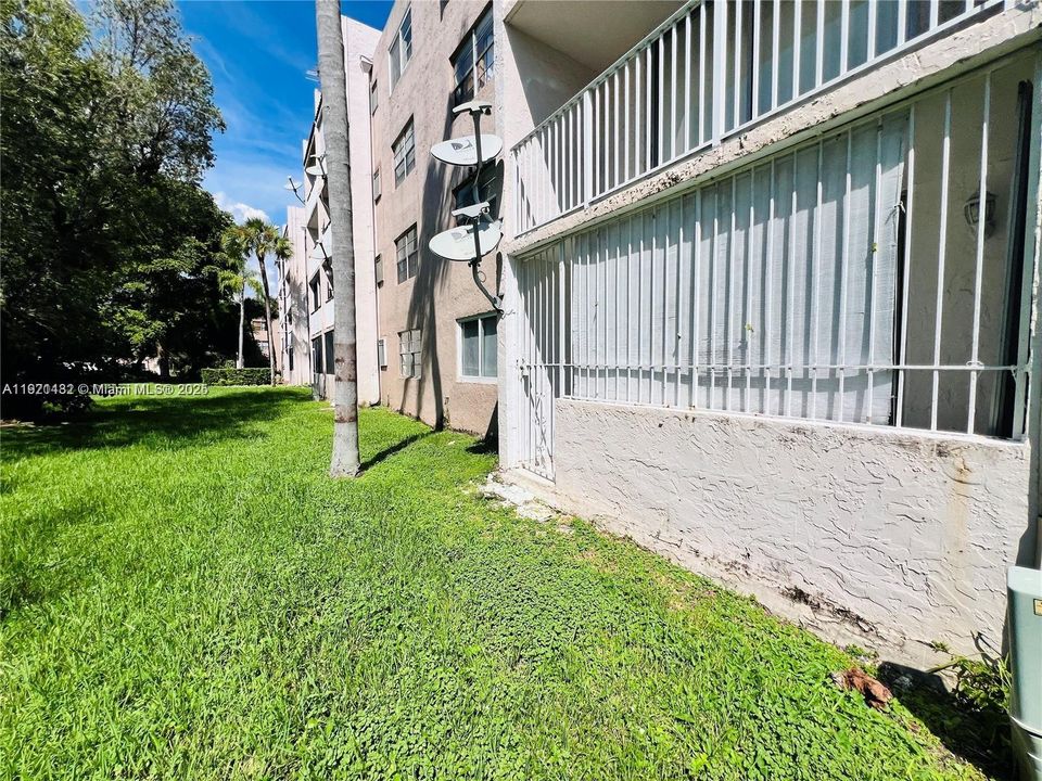 For Rent: $1,850 (1 beds, 1 baths, 777 Square Feet)