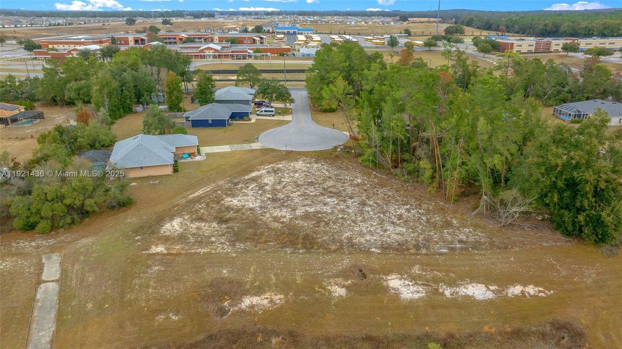 En Venta: $64,900 (0.48 acres)