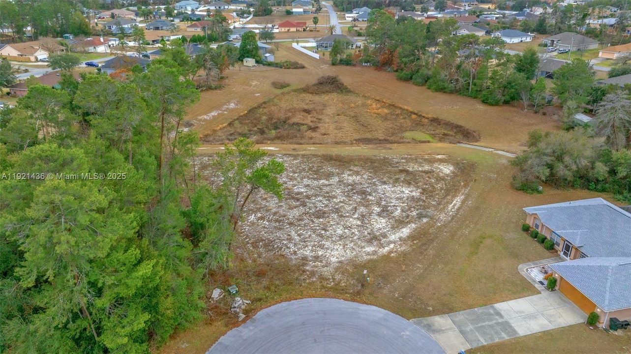 En Venta: $64,900 (0.48 acres)