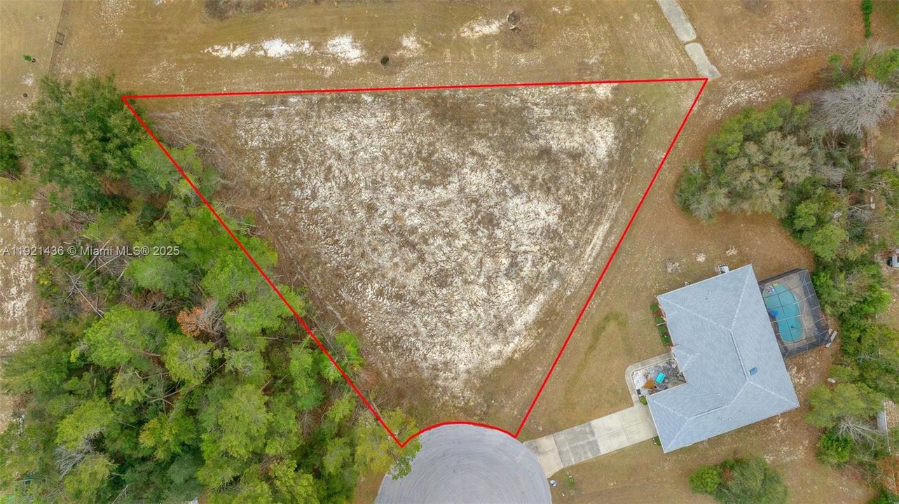 En Venta: $64,900 (0.48 acres)