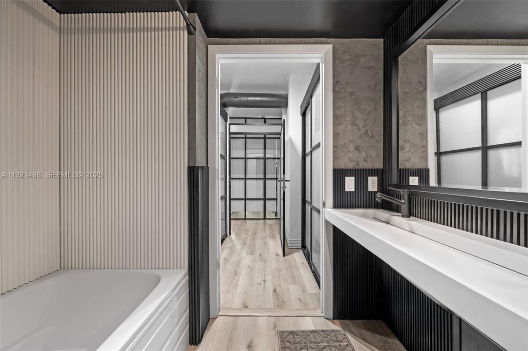 出租: $5,500 (1 贝兹, 2 浴室, 1337 平方英尺)