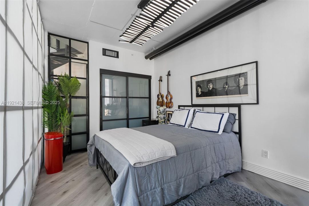 出租: $5,500 (1 贝兹, 2 浴室, 1337 平方英尺)