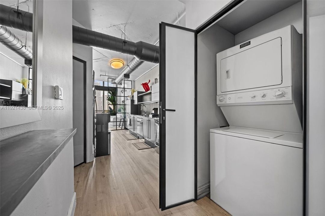 出租: $5,500 (1 贝兹, 2 浴室, 1337 平方英尺)