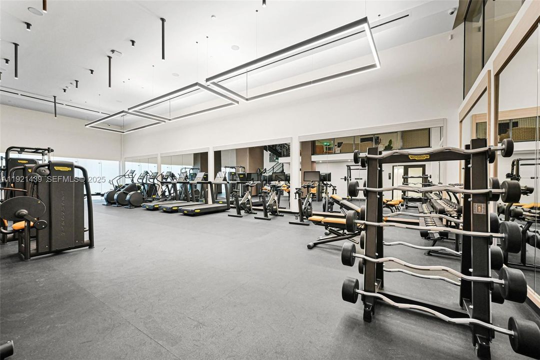 For Sale: $950,000 (2 beds, 2 baths, 786 Square Feet)