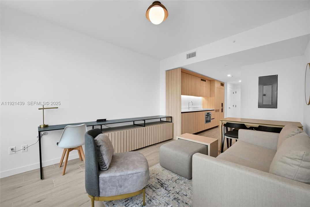 For Sale: $950,000 (2 beds, 2 baths, 786 Square Feet)