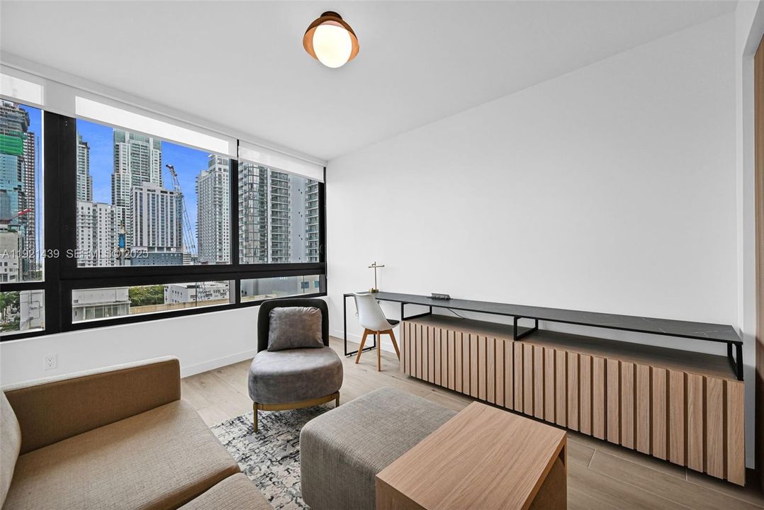 For Sale: $950,000 (2 beds, 2 baths, 786 Square Feet)