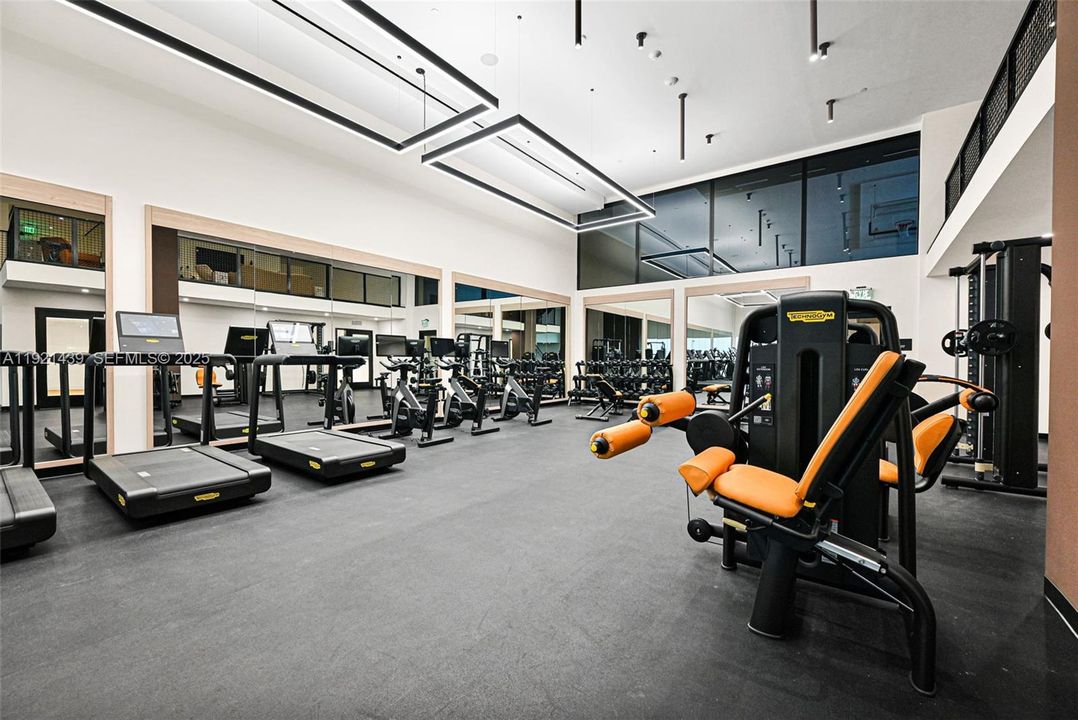 For Sale: $950,000 (2 beds, 2 baths, 786 Square Feet)