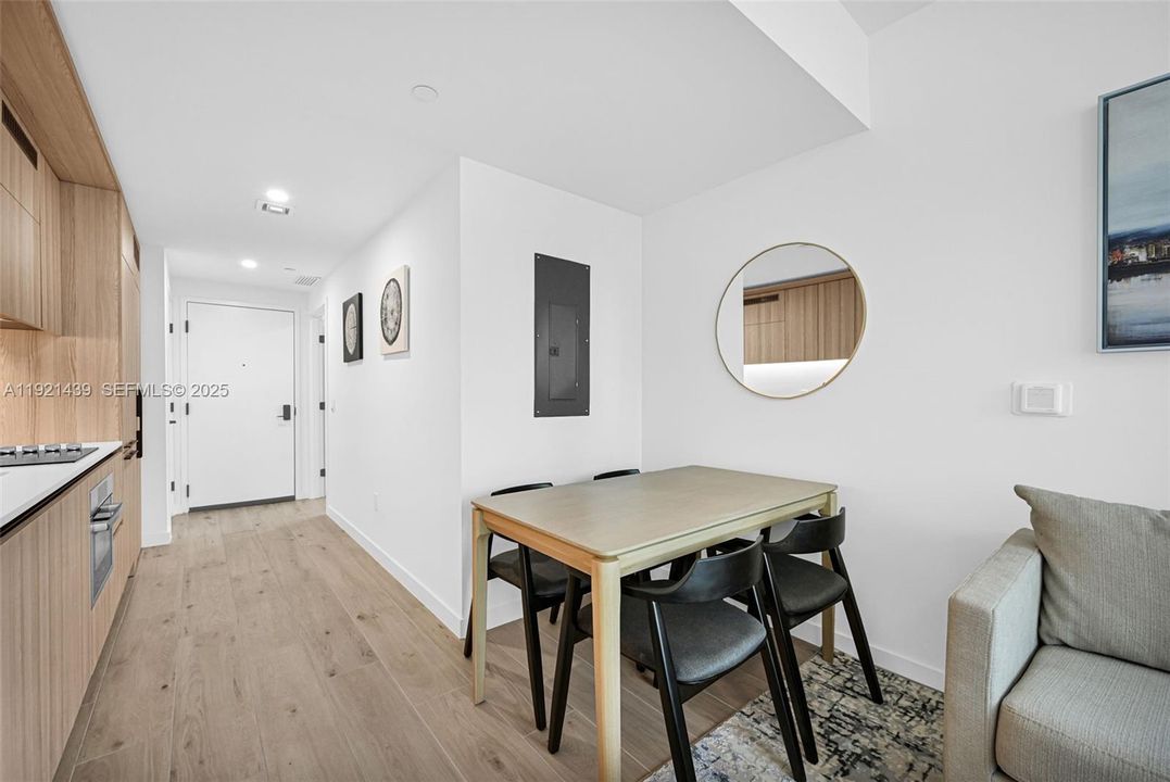 For Sale: $950,000 (2 beds, 2 baths, 786 Square Feet)