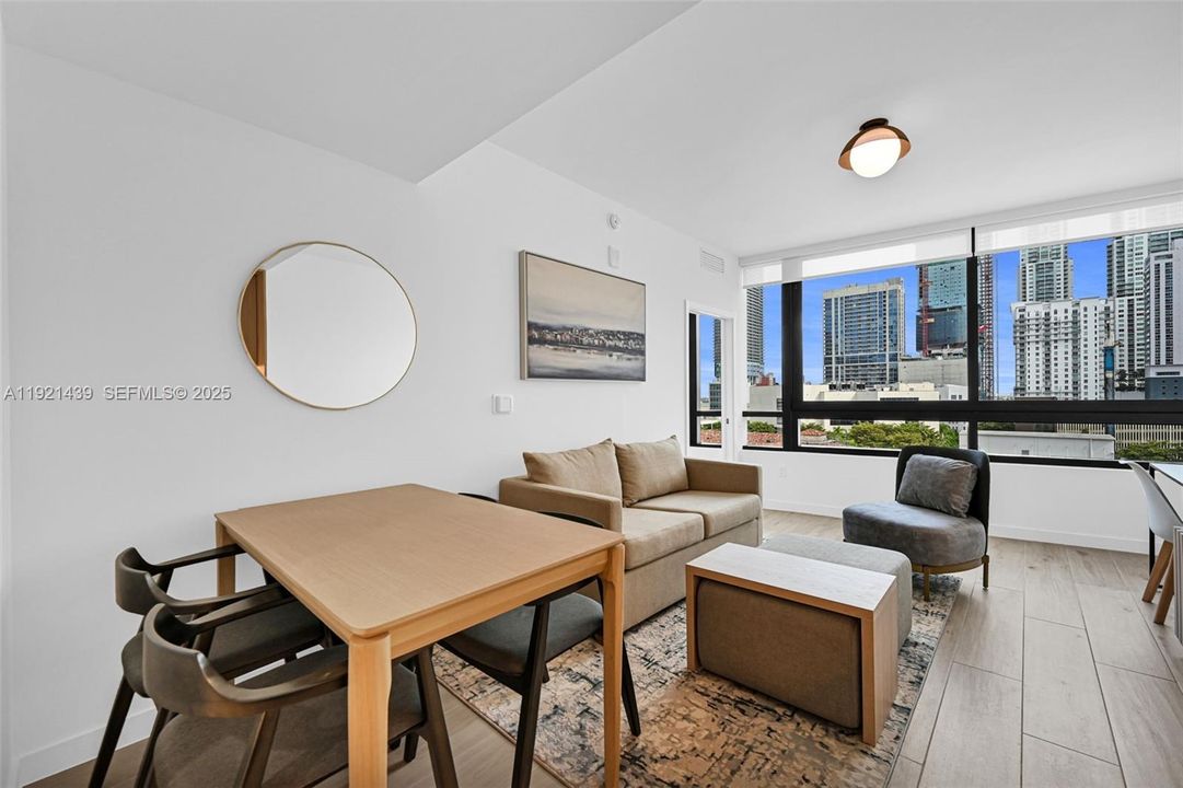 For Sale: $950,000 (2 beds, 2 baths, 786 Square Feet)