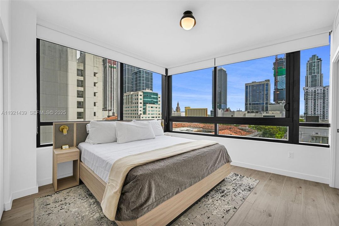 For Sale: $950,000 (2 beds, 2 baths, 786 Square Feet)