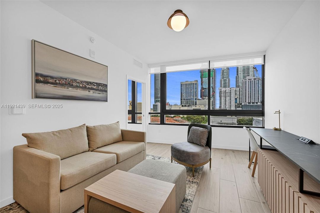 For Sale: $950,000 (2 beds, 2 baths, 786 Square Feet)