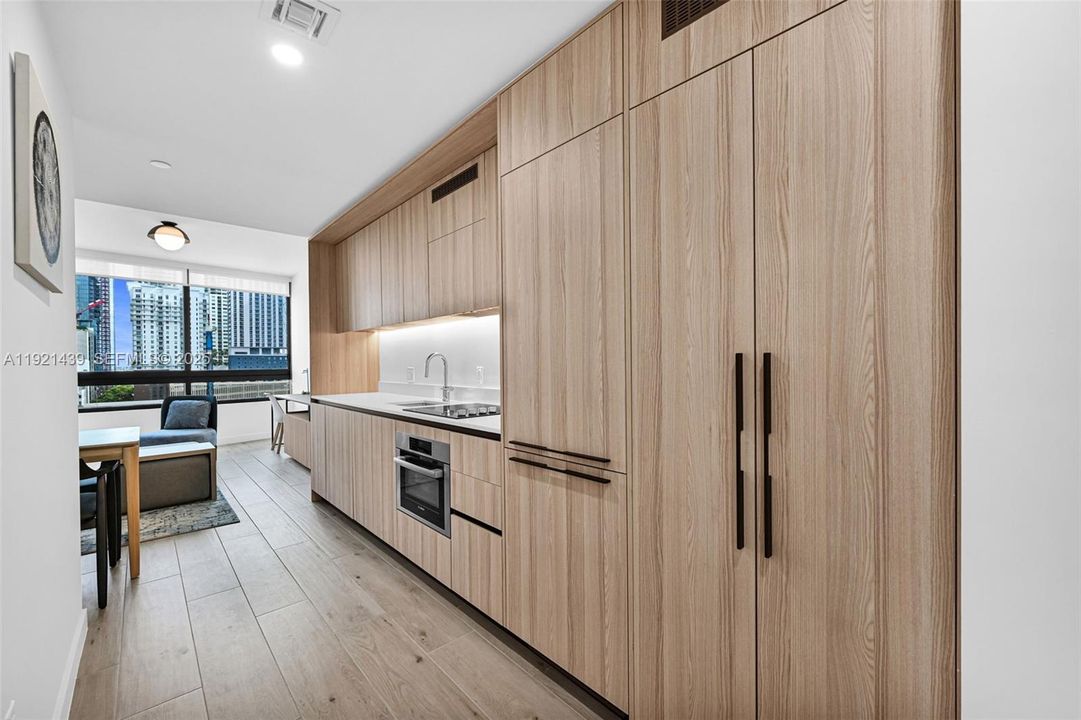 For Sale: $950,000 (2 beds, 2 baths, 786 Square Feet)