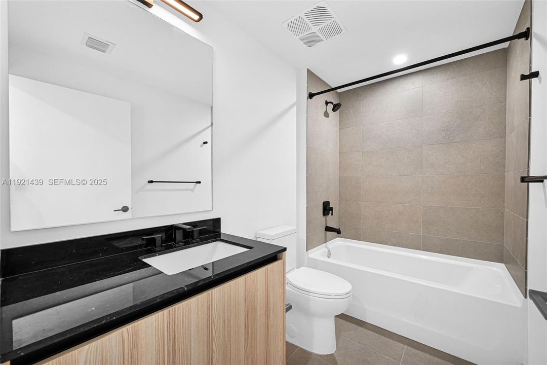 For Sale: $950,000 (2 beds, 2 baths, 786 Square Feet)