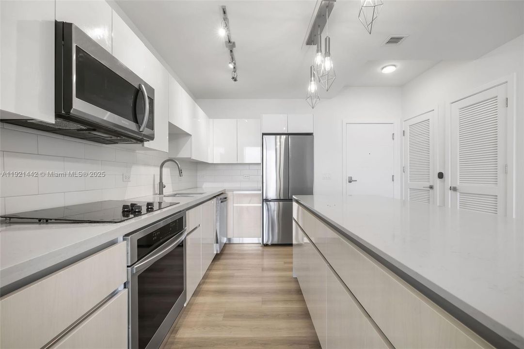 For Sale: $1,050,000 (2 beds, 2 baths, 0 Square Feet)