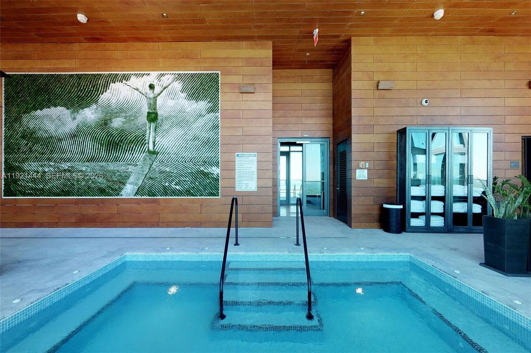 For Sale: $1,998,000 (2 beds, 3 baths, 1634 Square Feet)