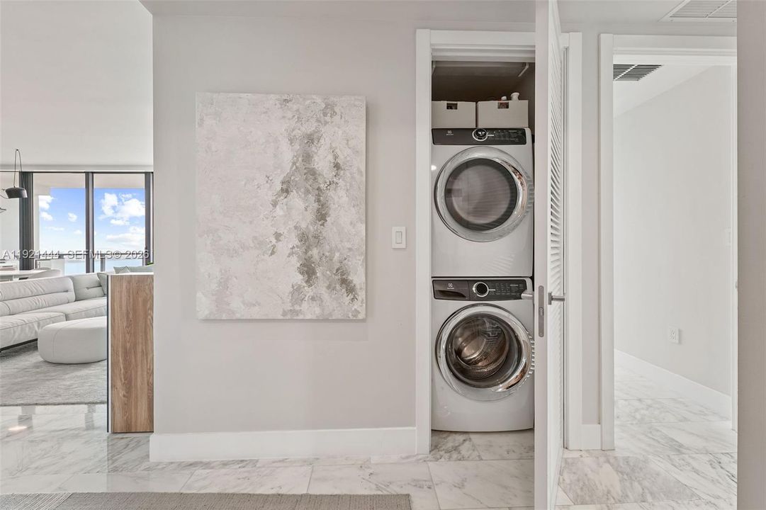 For Sale: $1,998,000 (2 beds, 3 baths, 1634 Square Feet)