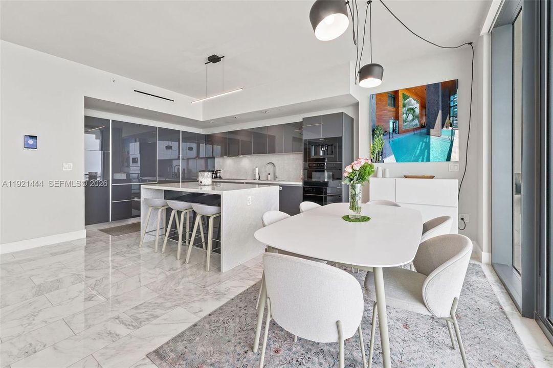 For Sale: $1,998,000 (2 beds, 3 baths, 1634 Square Feet)