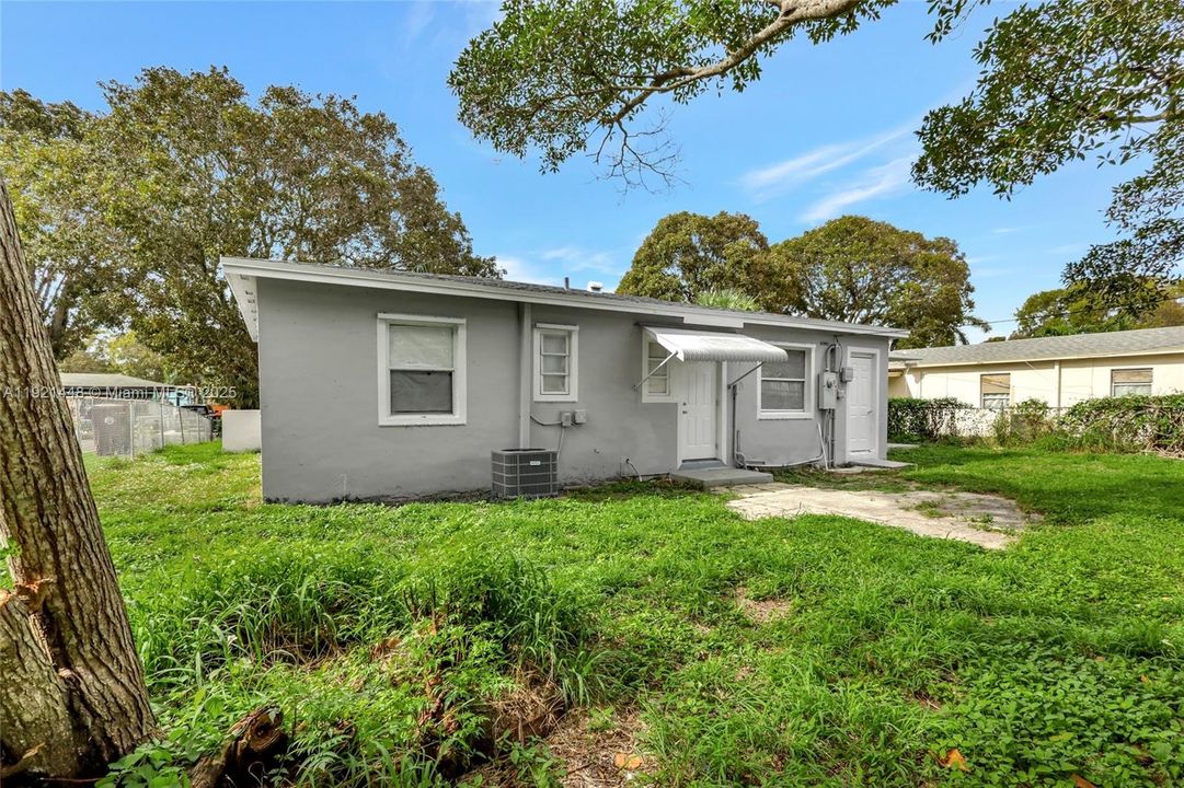 В аренду: $2,600 (3 спален, 2 ванн, 894 Квадратных фут)