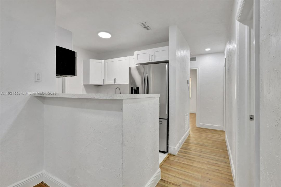 В аренду: $2,600 (3 спален, 2 ванн, 894 Квадратных фут)