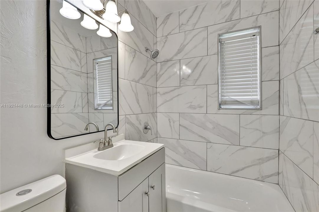 В аренду: $2,600 (3 спален, 2 ванн, 894 Квадратных фут)