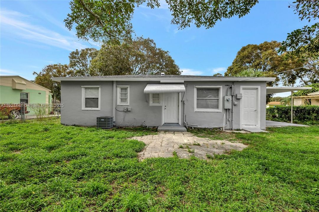 В аренду: $2,600 (3 спален, 2 ванн, 894 Квадратных фут)