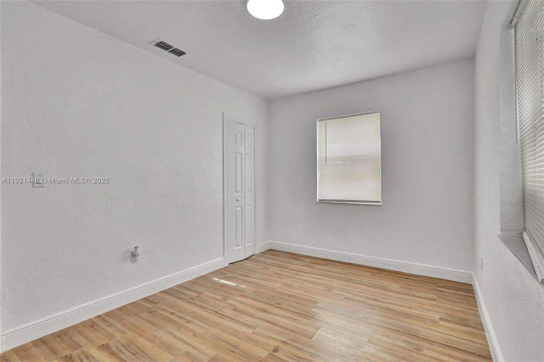 В аренду: $2,600 (3 спален, 2 ванн, 894 Квадратных фут)