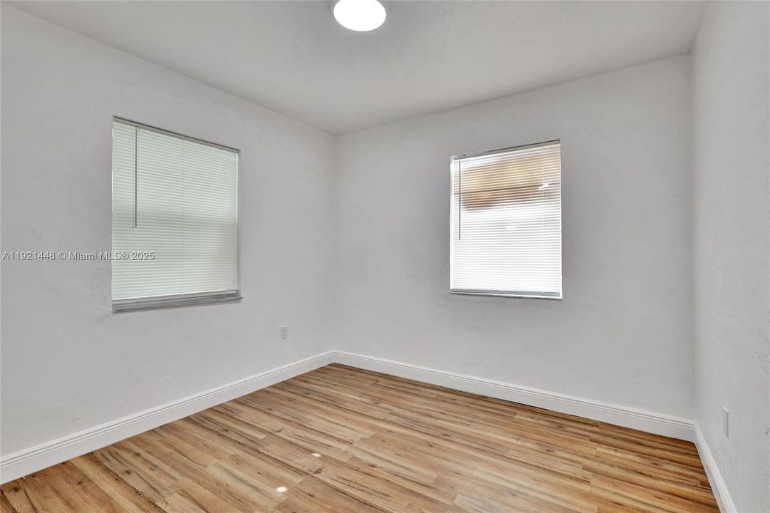 В аренду: $2,600 (3 спален, 2 ванн, 894 Квадратных фут)