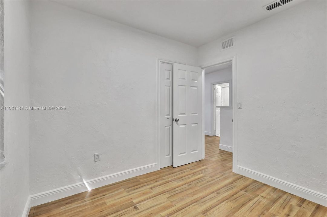 В аренду: $2,600 (3 спален, 2 ванн, 894 Квадратных фут)