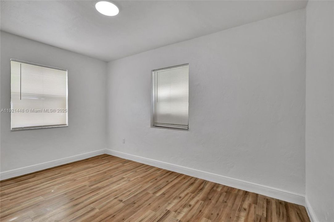 В аренду: $2,600 (3 спален, 2 ванн, 894 Квадратных фут)