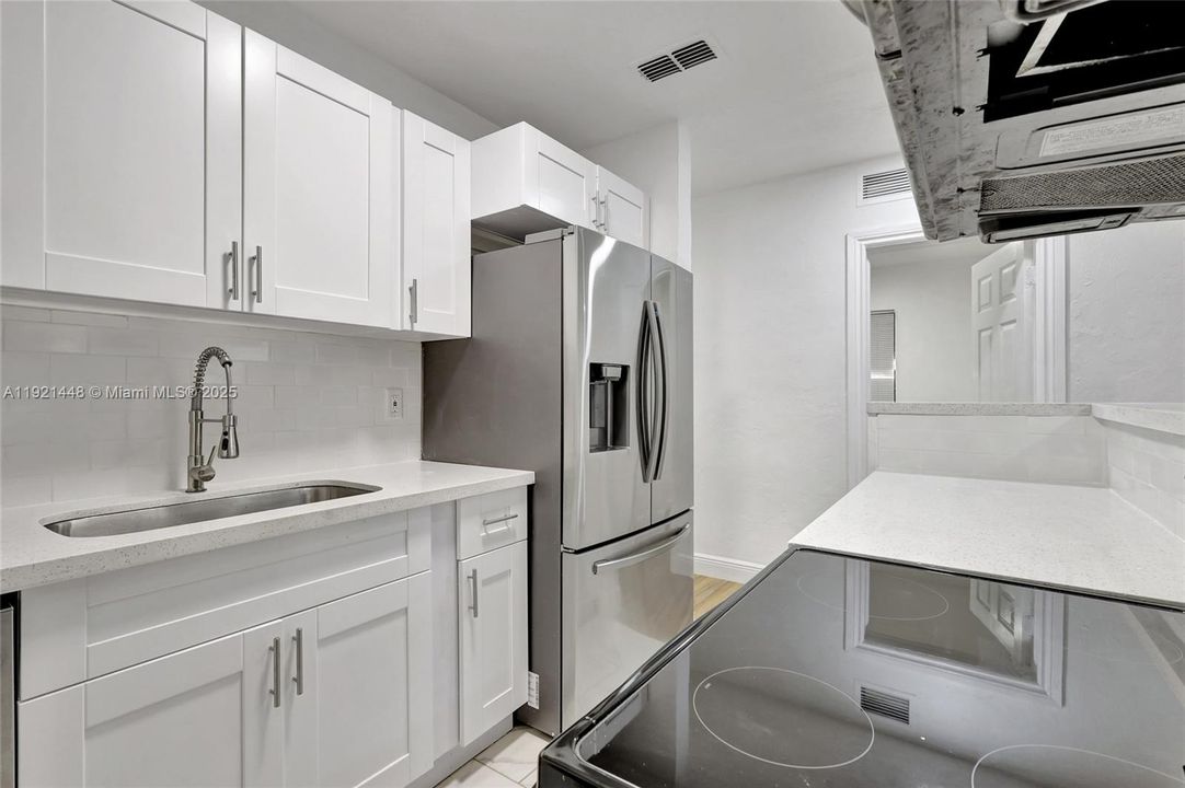 В аренду: $2,600 (3 спален, 2 ванн, 894 Квадратных фут)