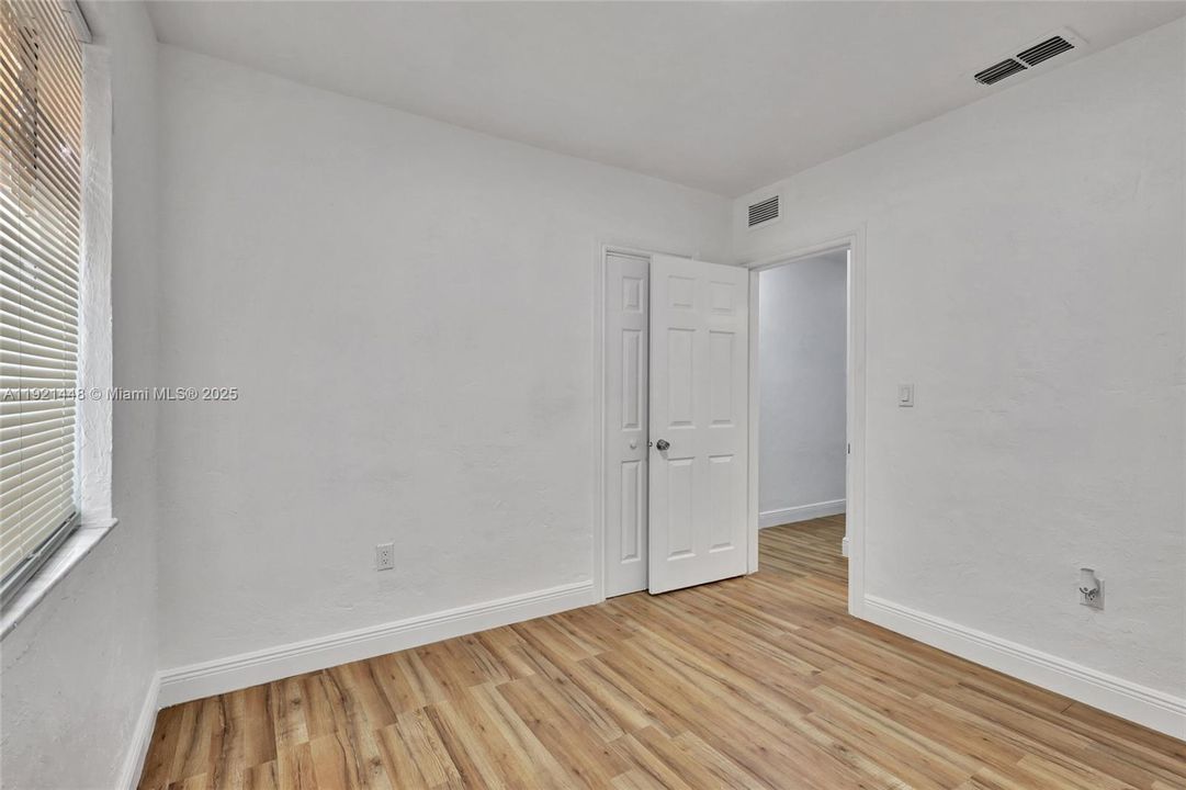 В аренду: $2,600 (3 спален, 2 ванн, 894 Квадратных фут)