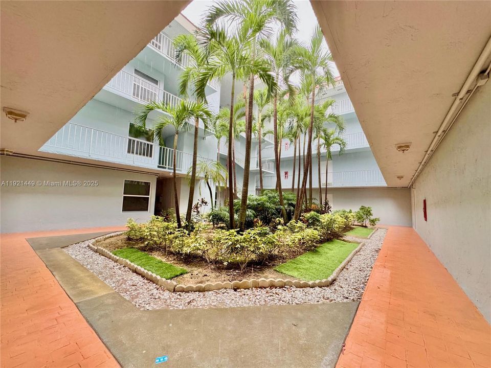 В аренду: $2,200 (2 спален, 2 ванн, 1021 Квадратных фут)