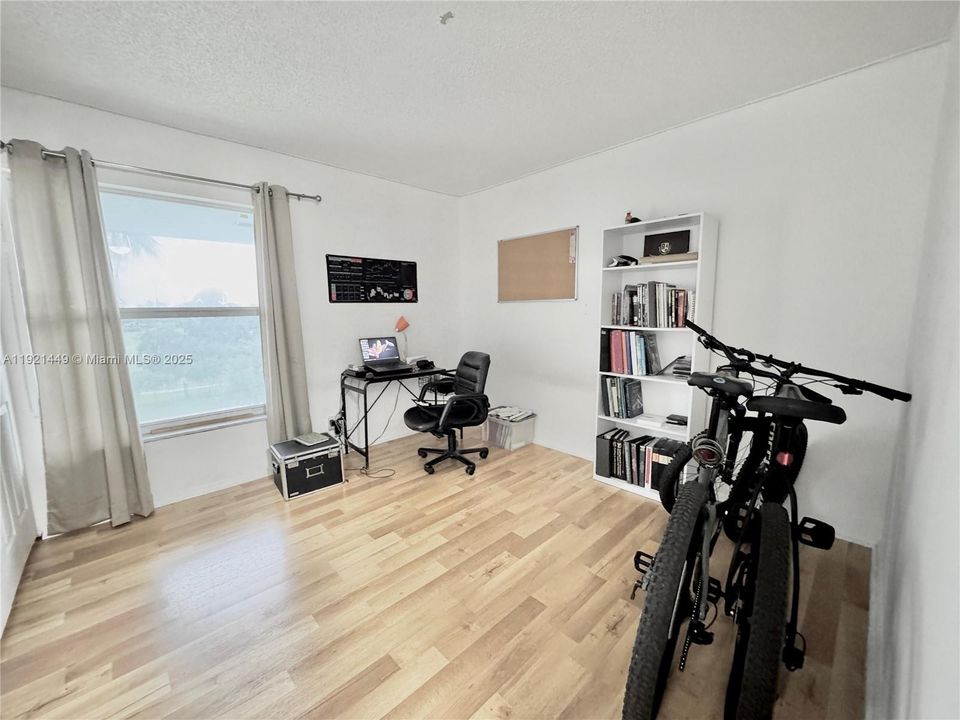 В аренду: $2,200 (2 спален, 2 ванн, 1021 Квадратных фут)