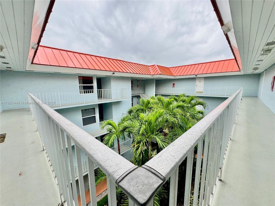 В аренду: $2,200 (2 спален, 2 ванн, 1021 Квадратных фут)