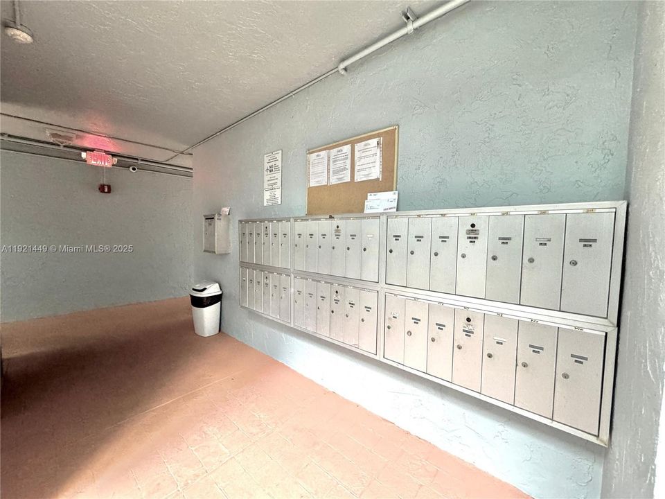 В аренду: $2,200 (2 спален, 2 ванн, 1021 Квадратных фут)