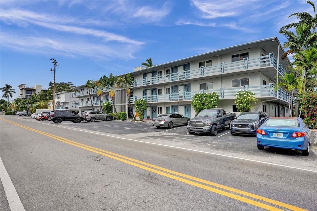 待售: $309,900 (2 贝兹, 2 浴室, 966 平方英尺)