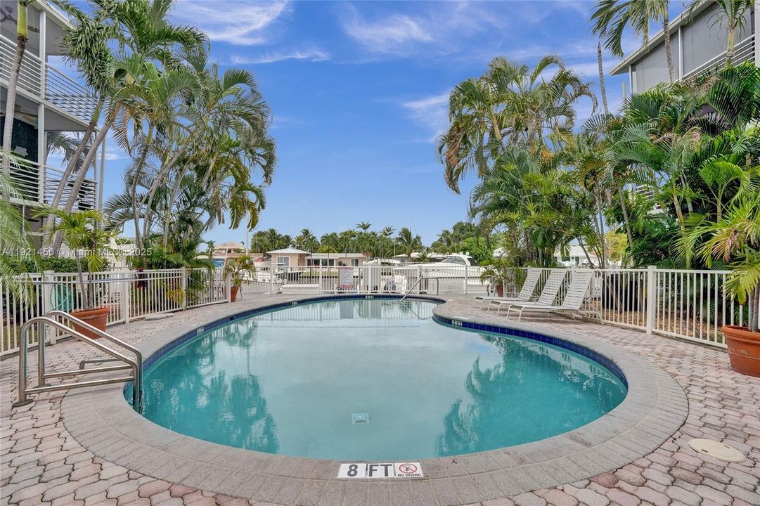 待售: $309,900 (2 贝兹, 2 浴室, 966 平方英尺)