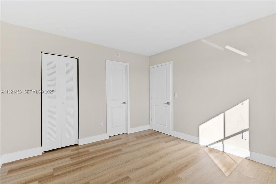 В аренду: $2,300 (2 спален, 2 ванн, 980 Квадратных фут)