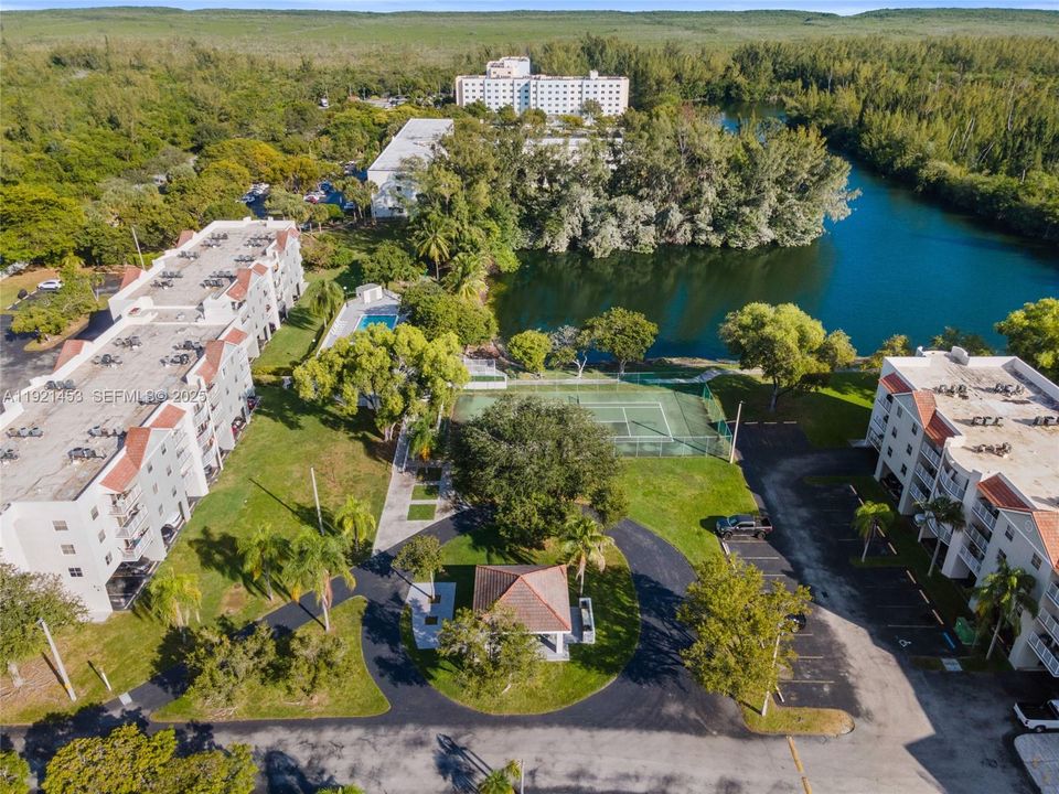 В аренду: $2,300 (2 спален, 2 ванн, 980 Квадратных фут)