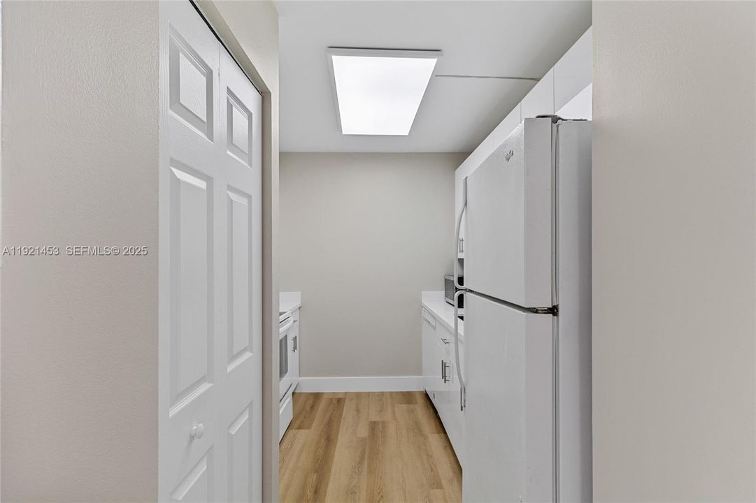 В аренду: $2,300 (2 спален, 2 ванн, 980 Квадратных фут)