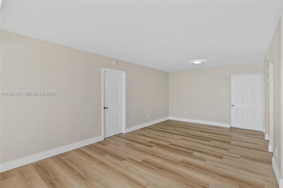 В аренду: $2,300 (2 спален, 2 ванн, 980 Квадратных фут)