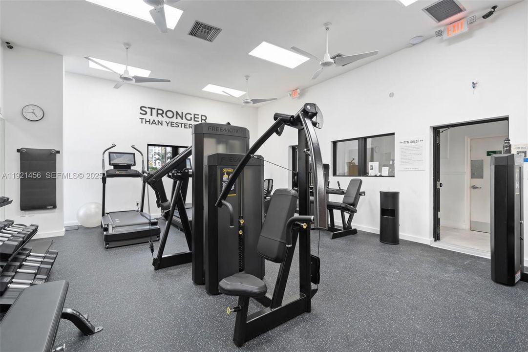 出租: $6,250 (3 贝兹, 2 浴室, 2370 平方英尺)