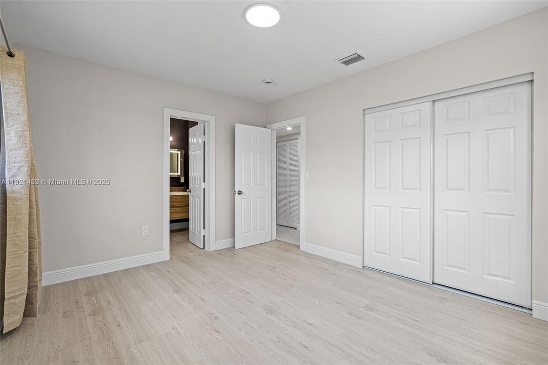 En Venta: $445,000 (3 camas, 2 baños, 1365 Pies cuadrados)