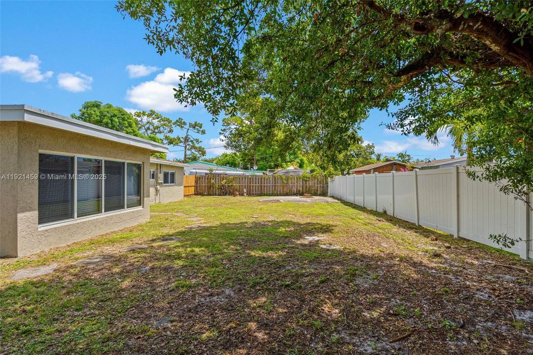 En Venta: $445,000 (3 camas, 2 baños, 1365 Pies cuadrados)