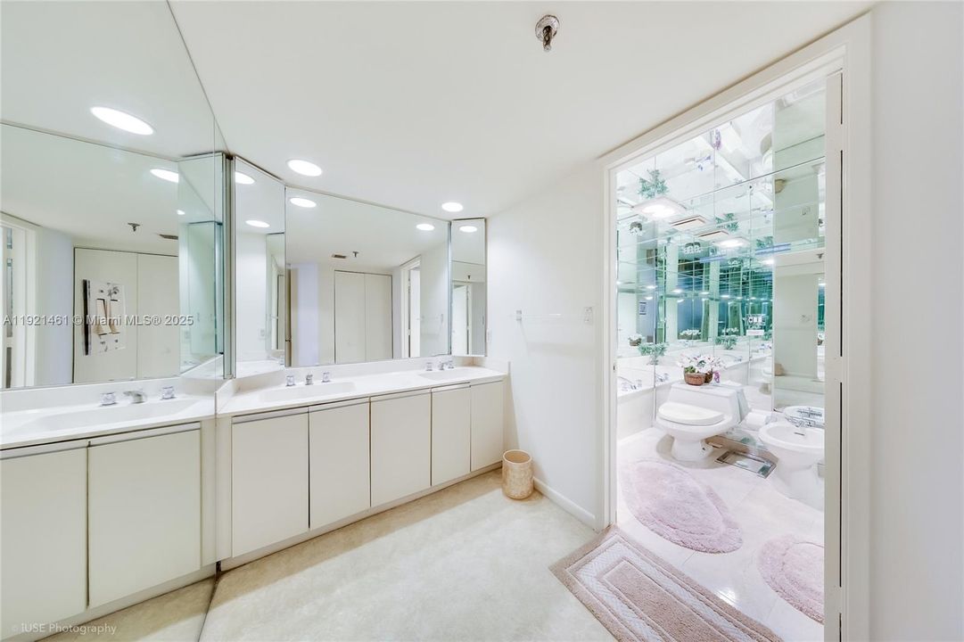 For Rent: $4,000 (2 beds, 2 baths, 1464 Square Feet)